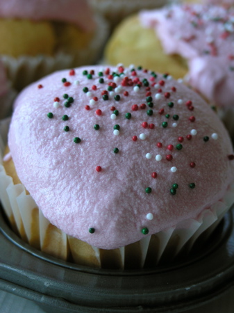 Vanilla Cupcake with Buttercream Frosting